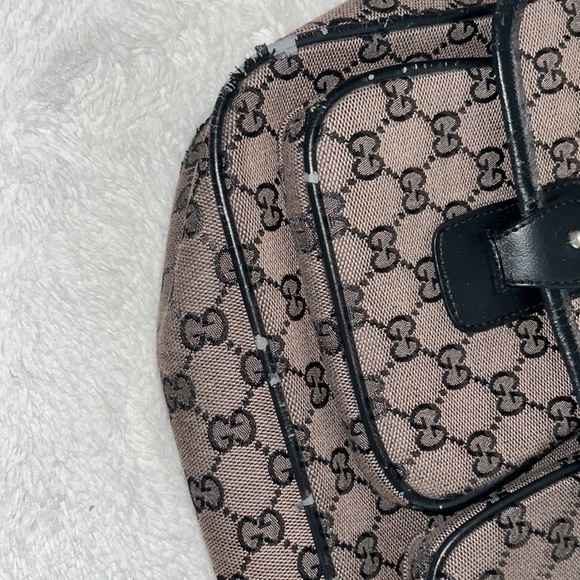 Gucci Tan and Black Monogram Shoulder Bag - Picture 4 of 12